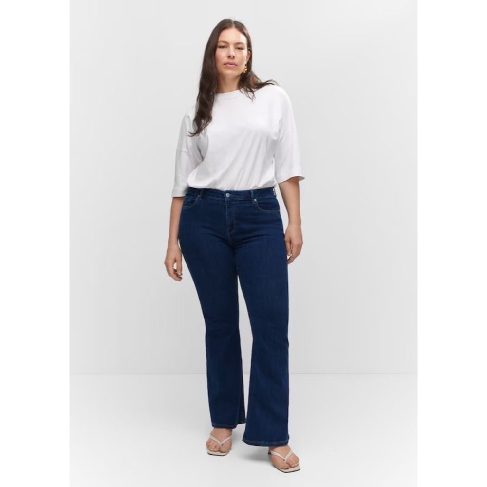 MANGO I NWT Plus Medium-rise flared jeans